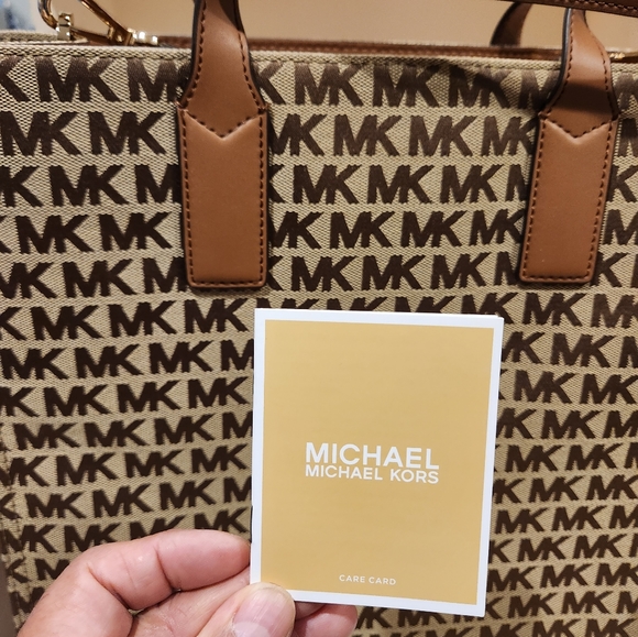 Michael Kors women's tote - Picture 4 of 7